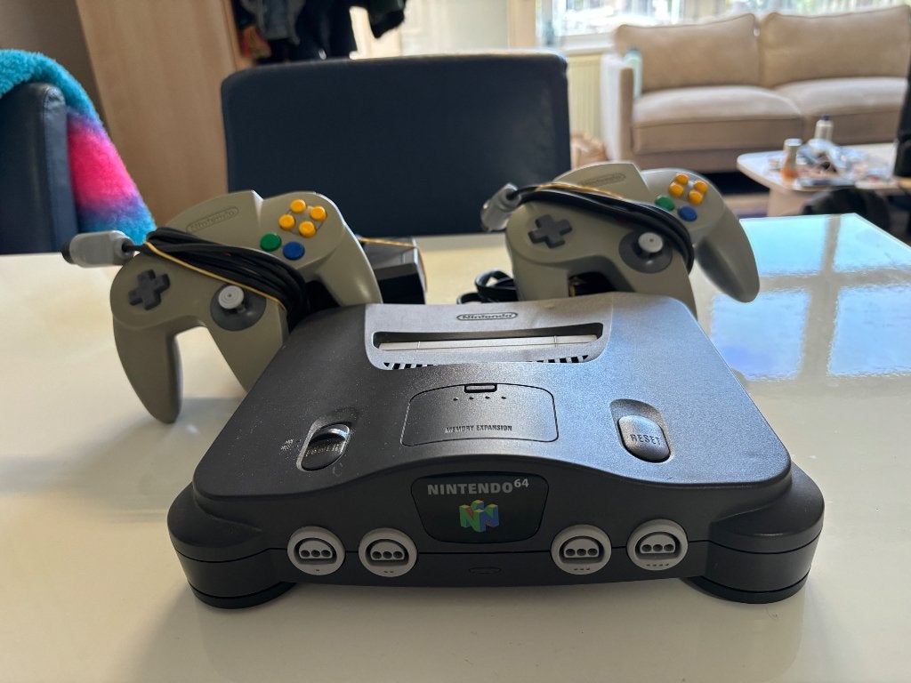 Nintendo 64 console (zwart-grijs), Ophalen of Verzenden, Zo goed als nieuw, Met 1 controller