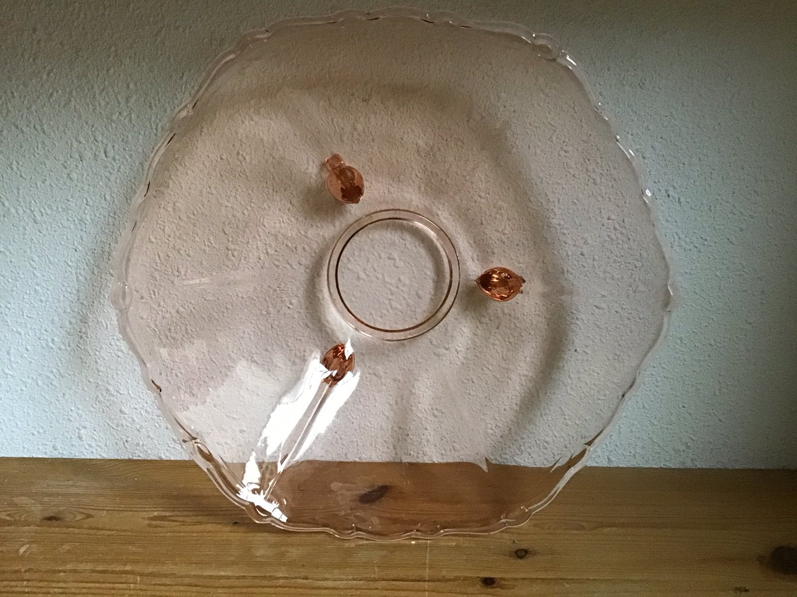 Vintage Roze schaal van persglas op pootjes., Ophalen of Verzenden