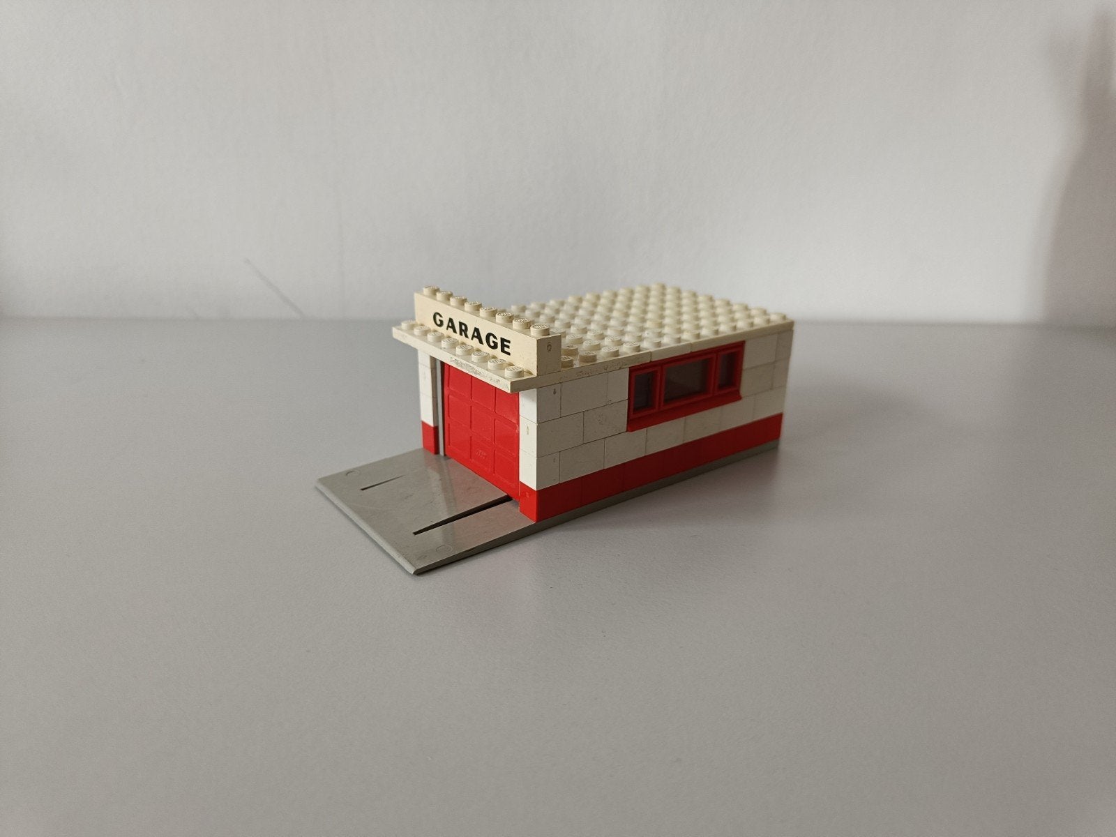 Classic Lego 236-3 Garage met automatische deur, uit 1968, Gebruikt, Lego, Ophalen of Verzenden, Compleet