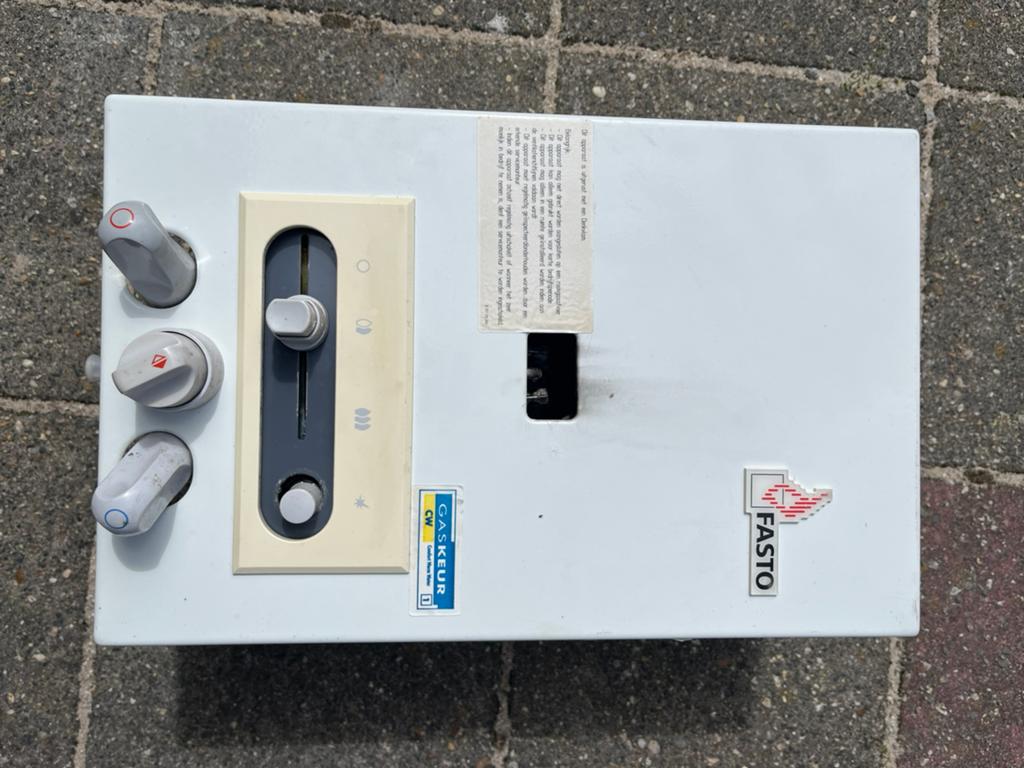 Geiser Fasto, Doe-het-zelf en Verbouw, Geisers en Boilers, Gebruikt, Aardgas, Geiser, Ophalen of Verzenden