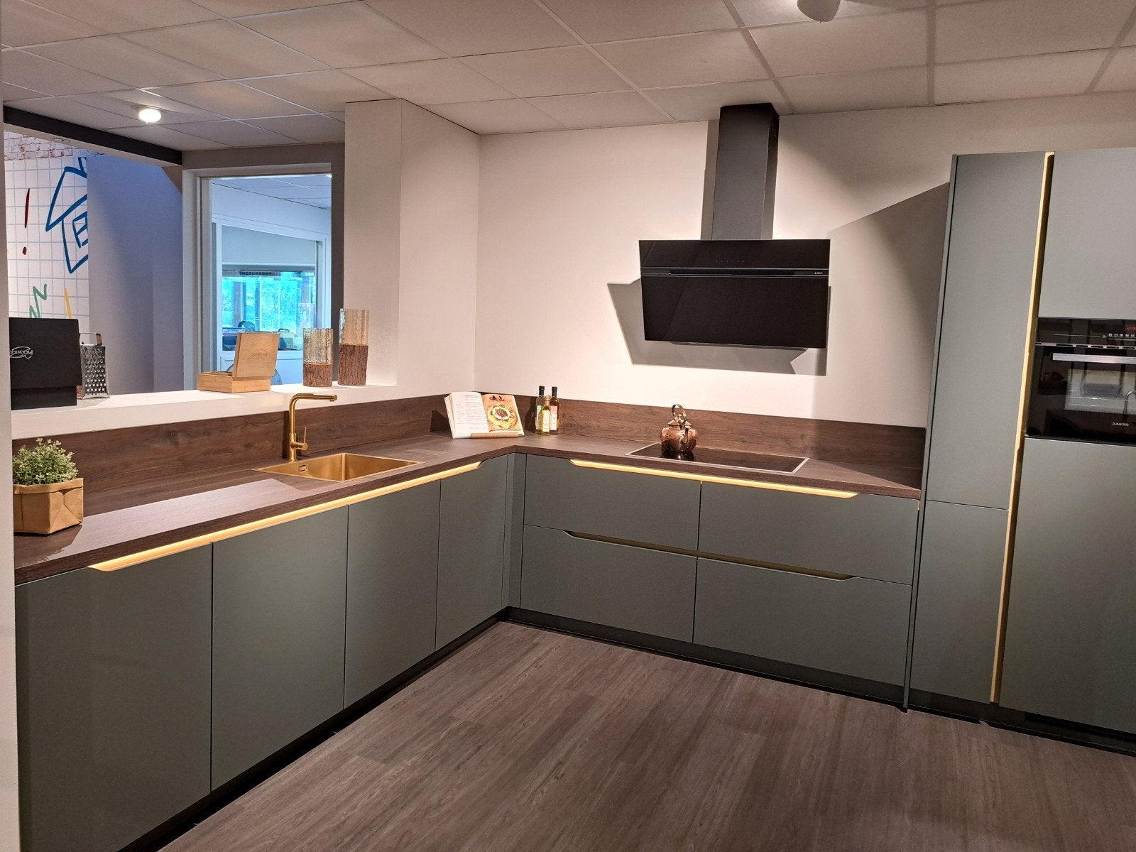 Moderne hoekkeuken inclusief apparatuur, Ophalen, Hoekkeuken, Nieuw, Groen