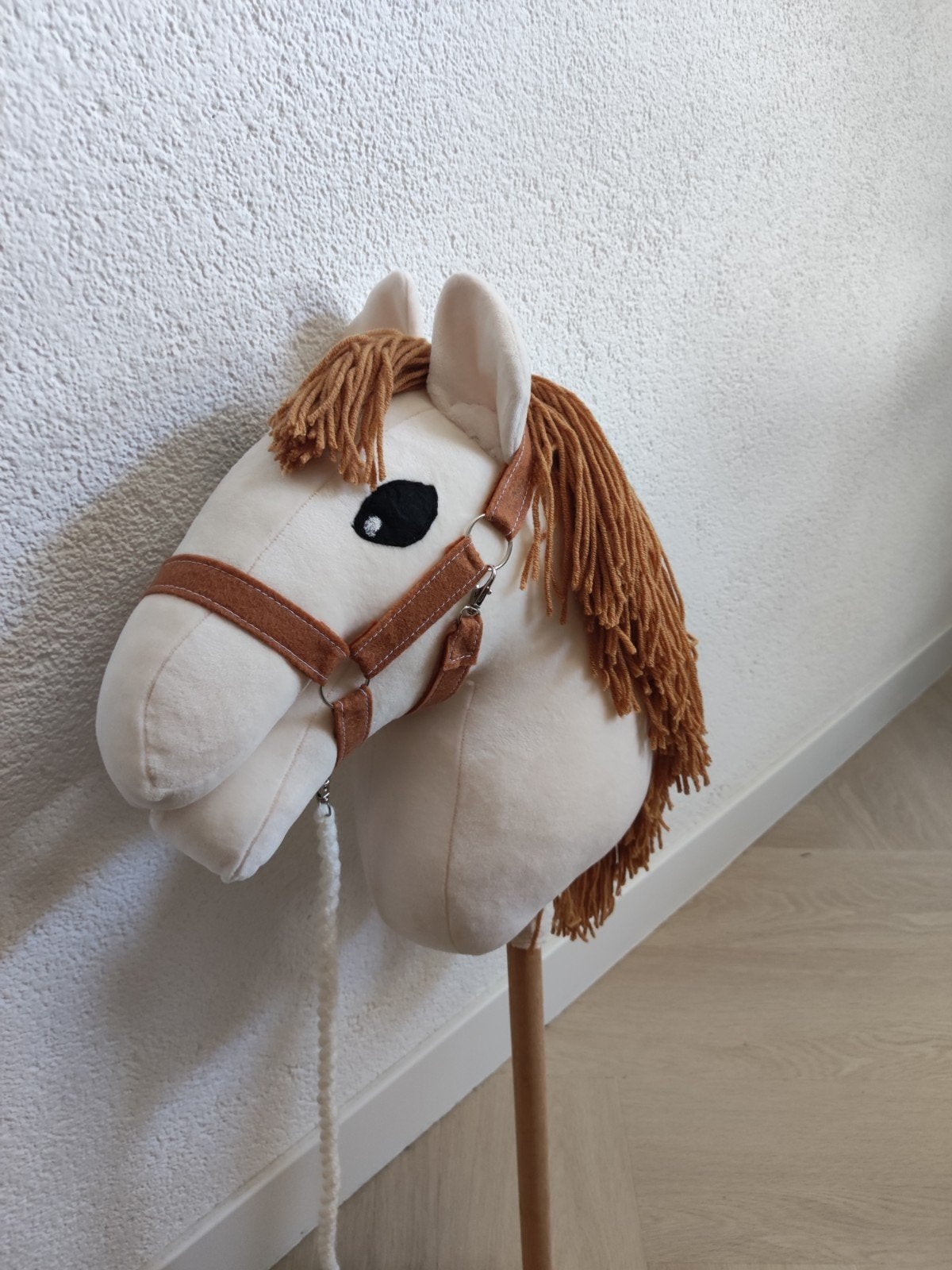 Hobbyhorse / Stokpaardje - Wit met bruine manen, Ophalen of Verzenden, Nieuw, Jongen of Meisje