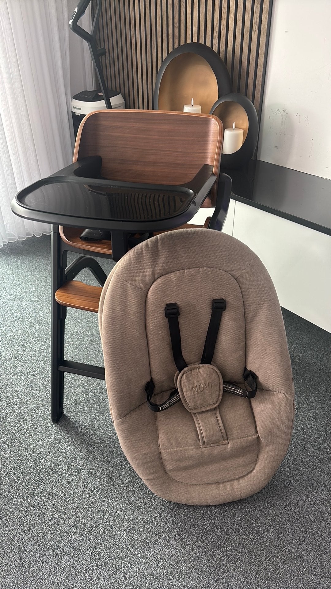 Eetstoel novi baby, Kinderen en Baby's, Kinderstoelen, Ophalen, Zo goed als nieuw, Overige typen