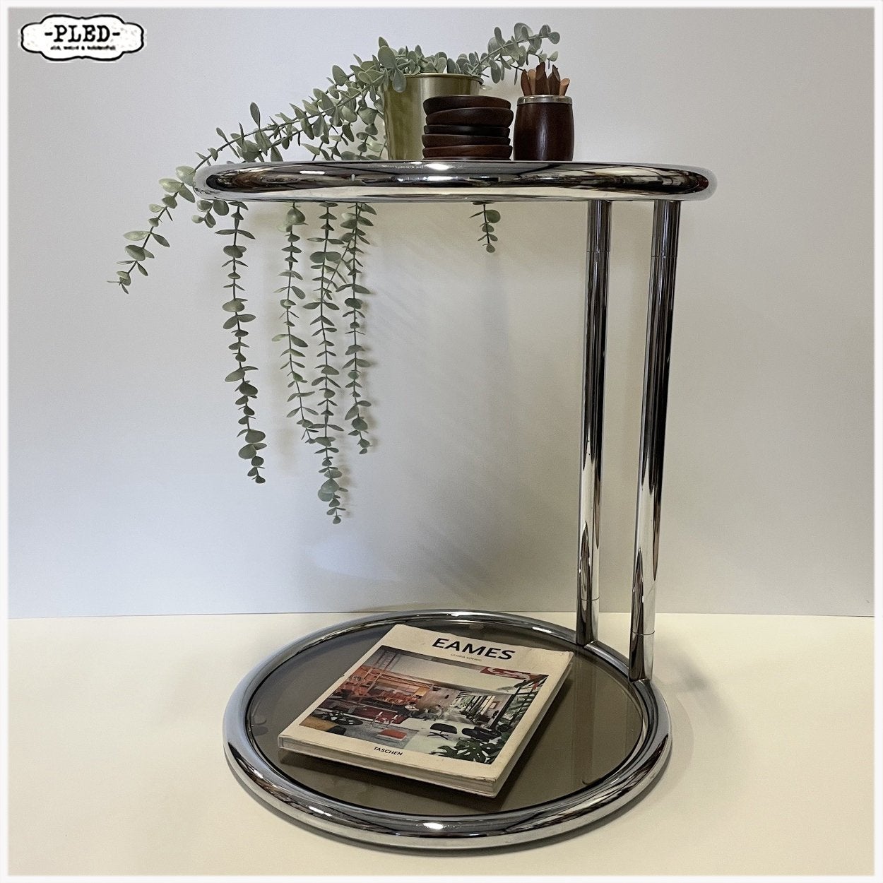Vintage bijzettafel Bauhaus Tafeltje in stijl Eileen Gray, Minder dan 55 cm, Gebruikt, Glas, Nb