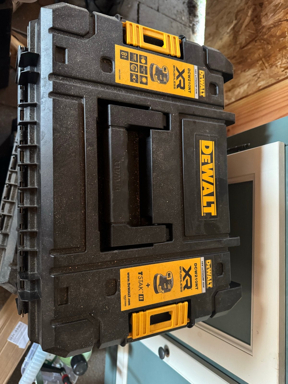Lege DeWalt TSTAK III koffer voor DCW210NT schuurmachine