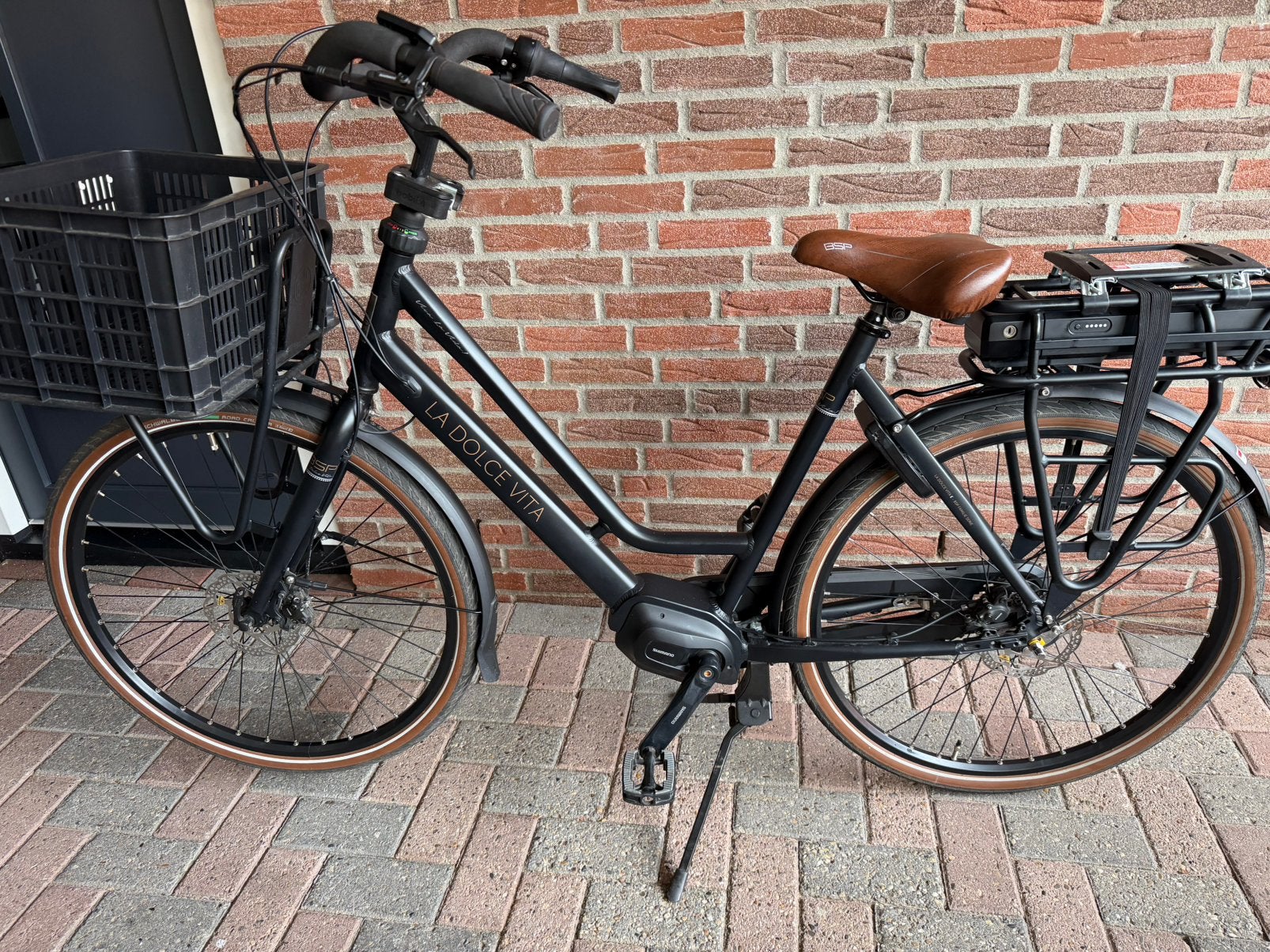 Moedefiets elektrisch, 53 tot 56 cm, Dubbele standaard, Zo goed als nieuw, 0 zitjes