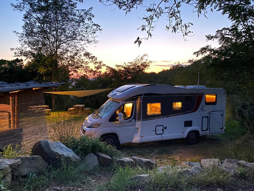 Burstner IXEO IT 710 G (30 Years Edition), 2020, 13K KM !!, Standaard zit, 7 tot 8 meter, Particulier, Bürstner
