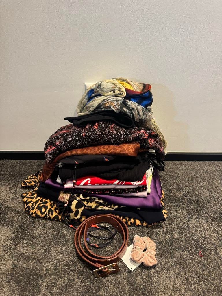 Kledingpakket met diverse items en accessoires maat m/l, Kleding | Dames, Ophalen of Verzenden, Gedragen