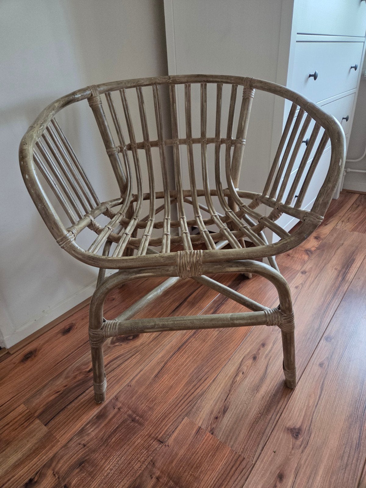 Mooie rieten stoel, Huis en Inrichting, Stoelen, Ophalen, Overige kleuren, Riet of Rotan, Zo goed als nieuw