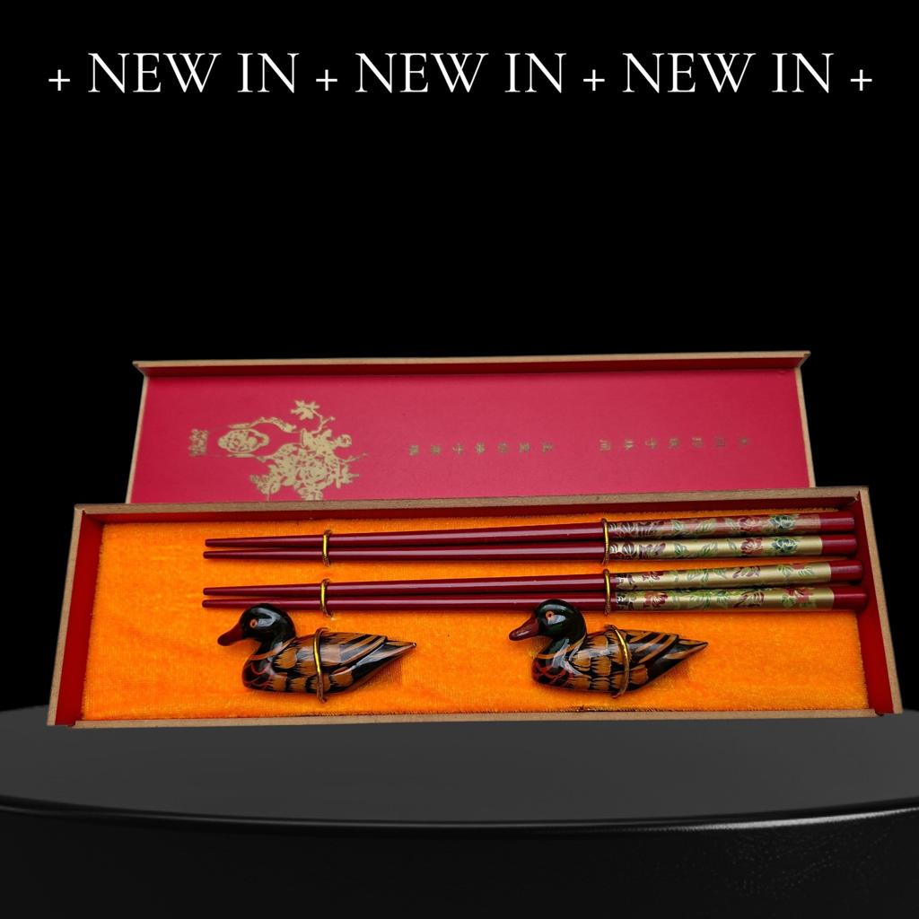 Vintage Chopsticks met eendje opleggers in decoratief doosje, Huis en Inrichting, Keuken | Keukenbenodigdheden, Ophalen of Verzenden