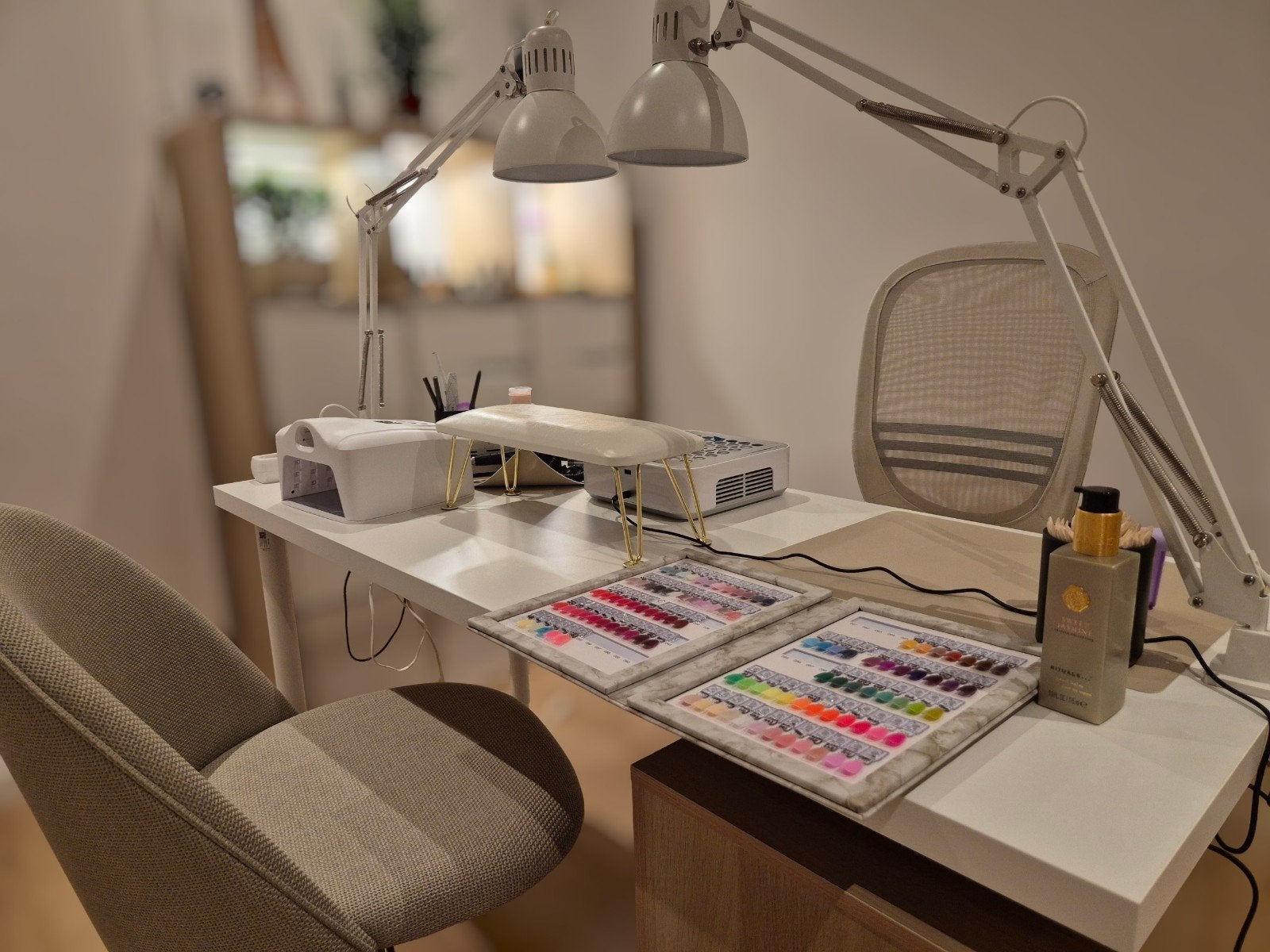 Manicure met gellak en het BIAB-systeem., Diensten en Vakmensen, Schoonheidsspecialisten | Manicure, Kunst- of Gelnagels