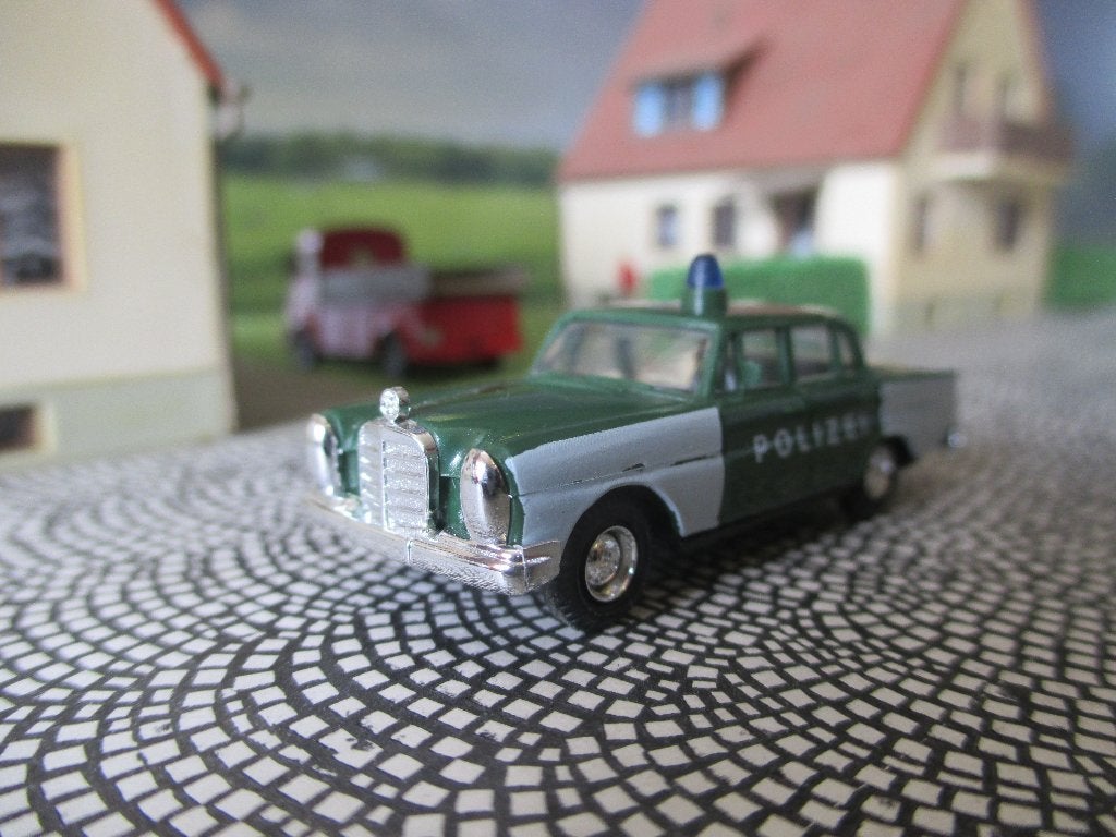 Mercedes Benz W111 220SE Heckflosse - Busch Polizei politie, Ophalen of Verzenden, Zo goed als nieuw, Bus of Vrachtwagen, Overige merken