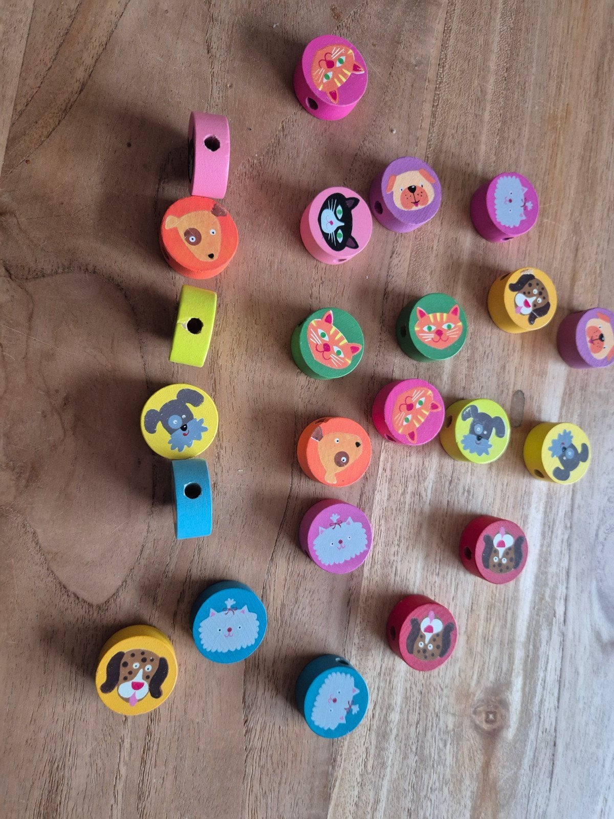 Houten rijgkralen met dierenfiguren voor kinderen, Ophalen of Verzenden, Gebruikt