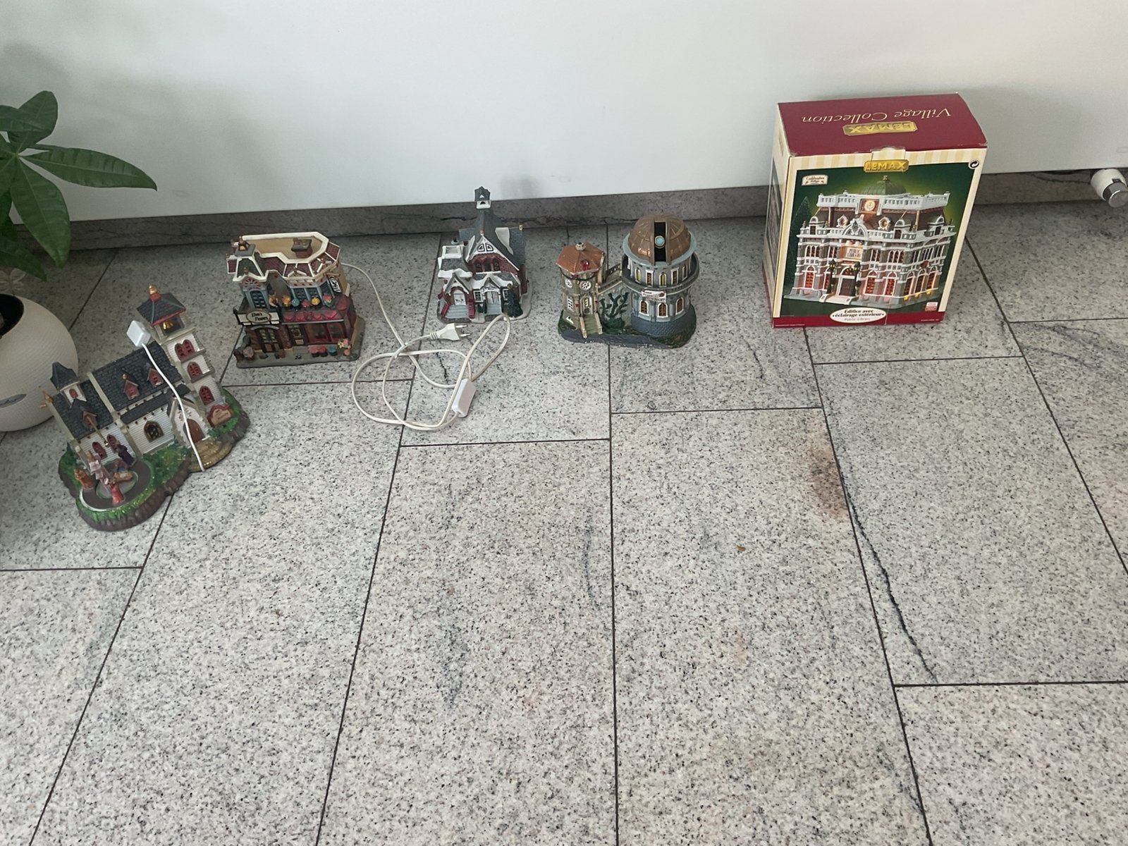 Lemax kerst huizen 3x en 1 Dickens Ville per stuk te koop, Ophalen, Zo goed als nieuw