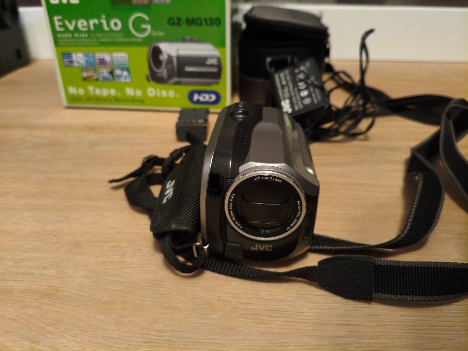 JVC Everio GZ MG130 camcorder 30GB, 34x zoom, compleet, JVC, 20x of meer, Ophalen of Verzenden, Camera