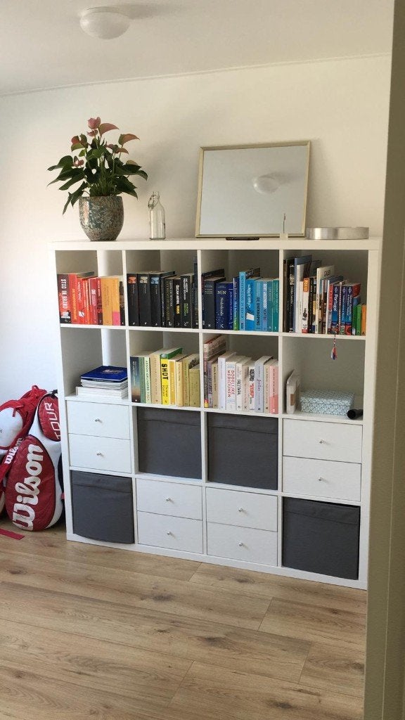 Foto 5 van IKEA Kallax witte 16 vakken kast