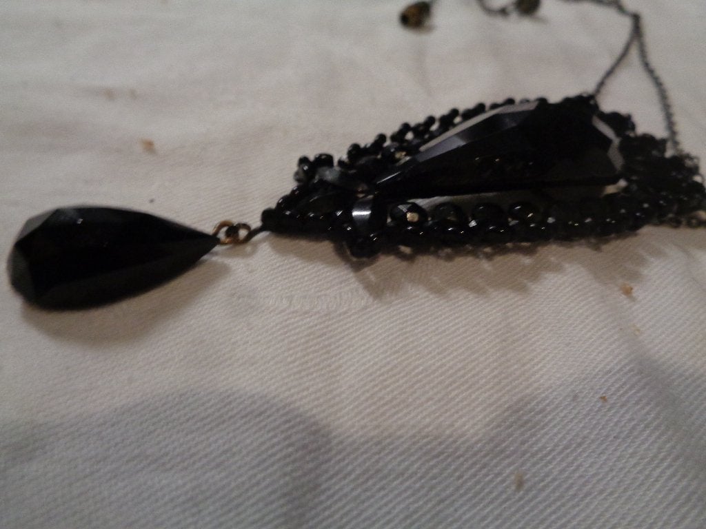 rouwketting met zwart gelepen glas, Ophalen of Verzenden, Overige materialen, Ketting