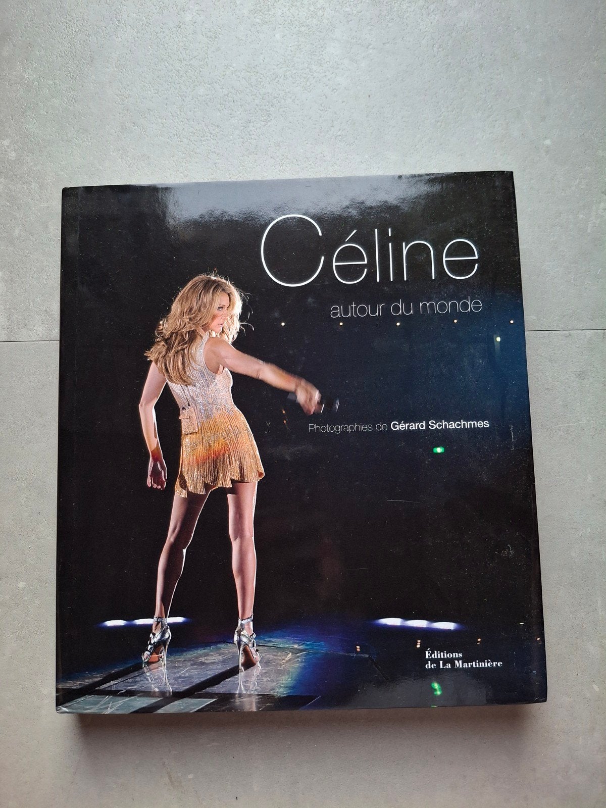 Céline Autour du Monde - Fotoboek van Céline Dion, Ophalen of Verzenden, Zo goed als nieuw, Artiest, Gérard Schachmes