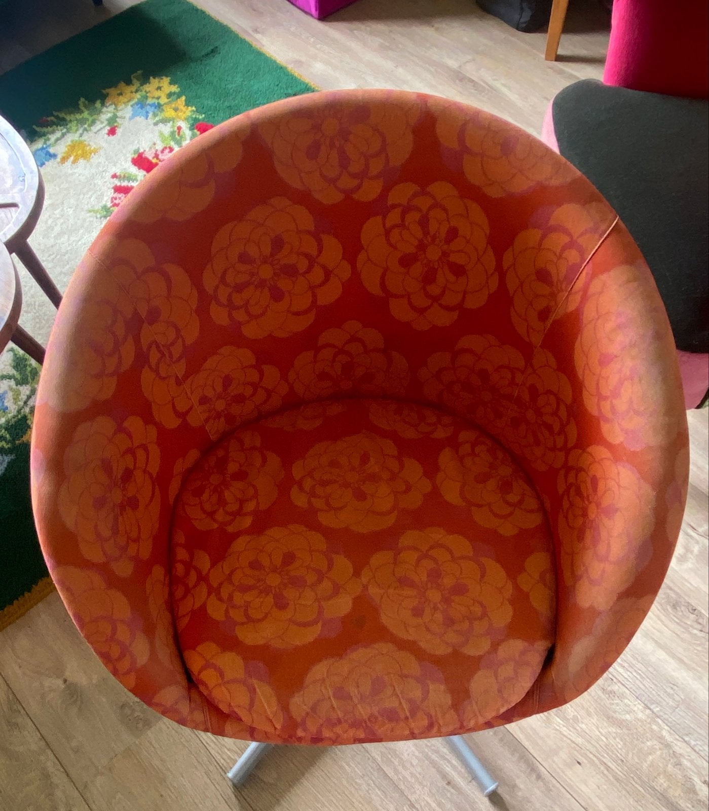 Unieke Oranje Draaistoel met Bloemenprint, Gebruikt, Overige kleuren, Vintage, Ophalen of Verzenden