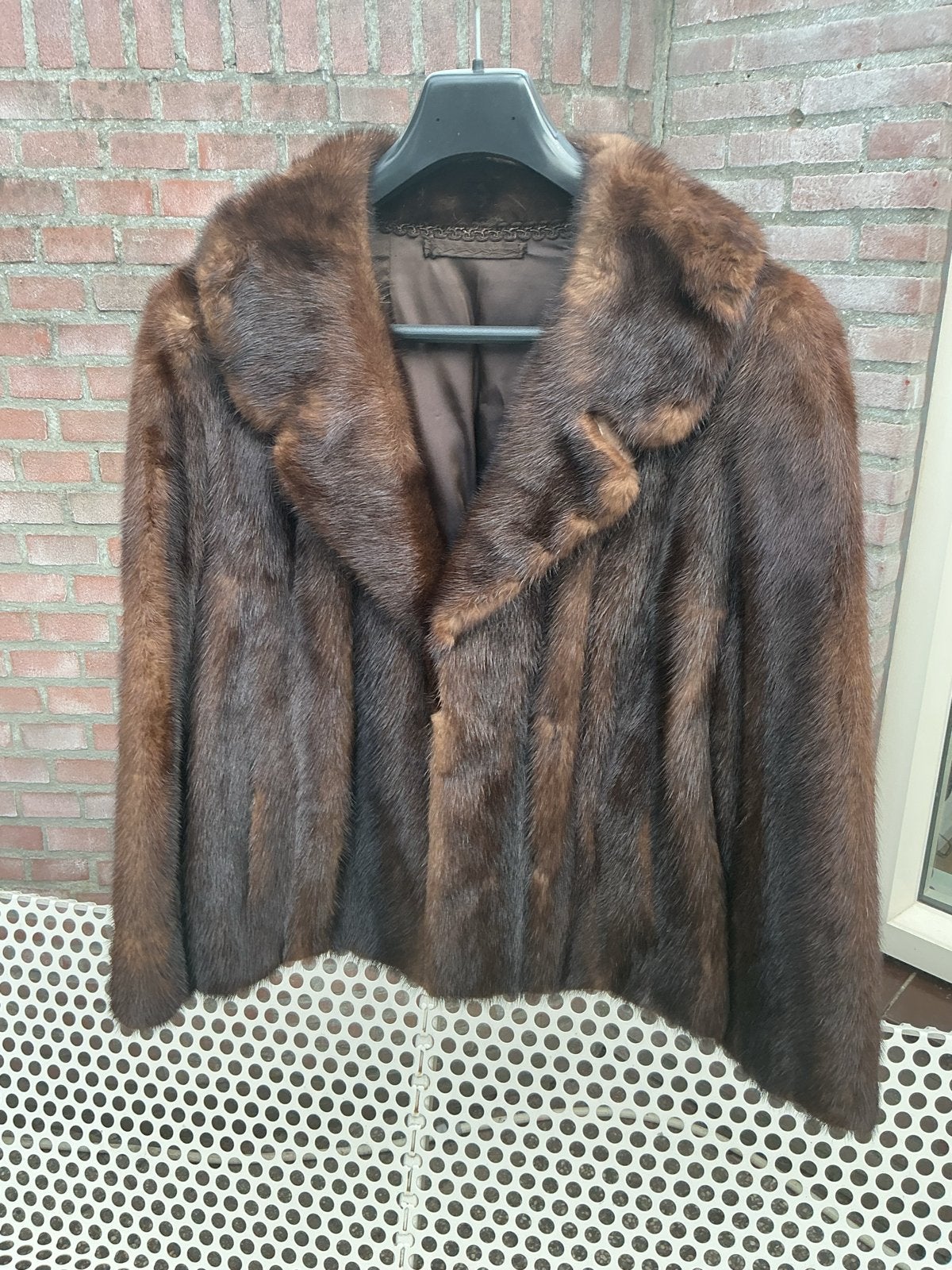 Zeer mooie nertsen jas, kort model, 70 cm, van Truus van de, Ophalen, Zo goed als nieuw