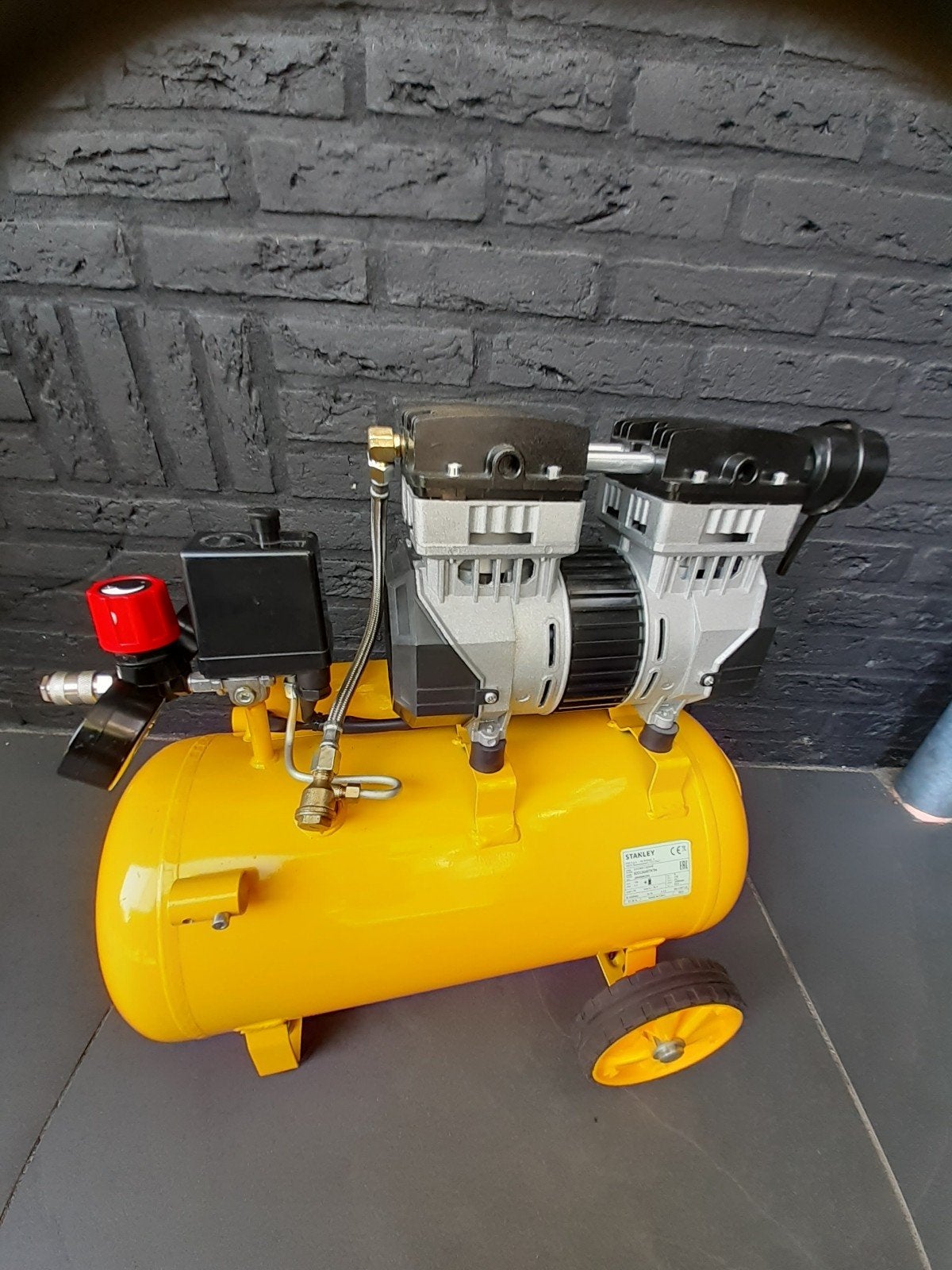 7 Stanley compressors puur voor onderdelen, Minder dan 25 liter, Ophalen, Zo goed als nieuw, Minder dan 200 liter/min