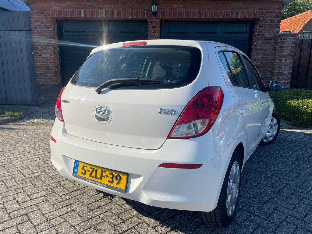 Hyundai I20 1.2i i-Motion 5drs AIRCO TREKHAAK ISOFIX, Auto's, Hyundai, Euro 5, Gebruikt, 4 cilinders, Wit
