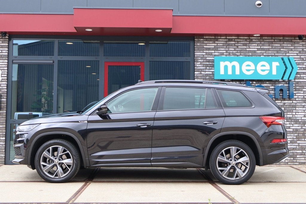 Skoda Kodiaq 1.5 TSI SPORTLINE DSG 7-PERS FACELIFT l PANO l, Auto's, Skoda, 1566 kg, 4 cilinders, 150 pk, Zwart