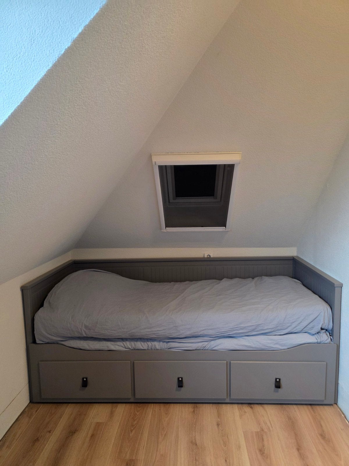 Hemnes grijze bedbank/uitschuifbaar bed., Ophalen, Gebruikt, Eenpersoons, 80 cm