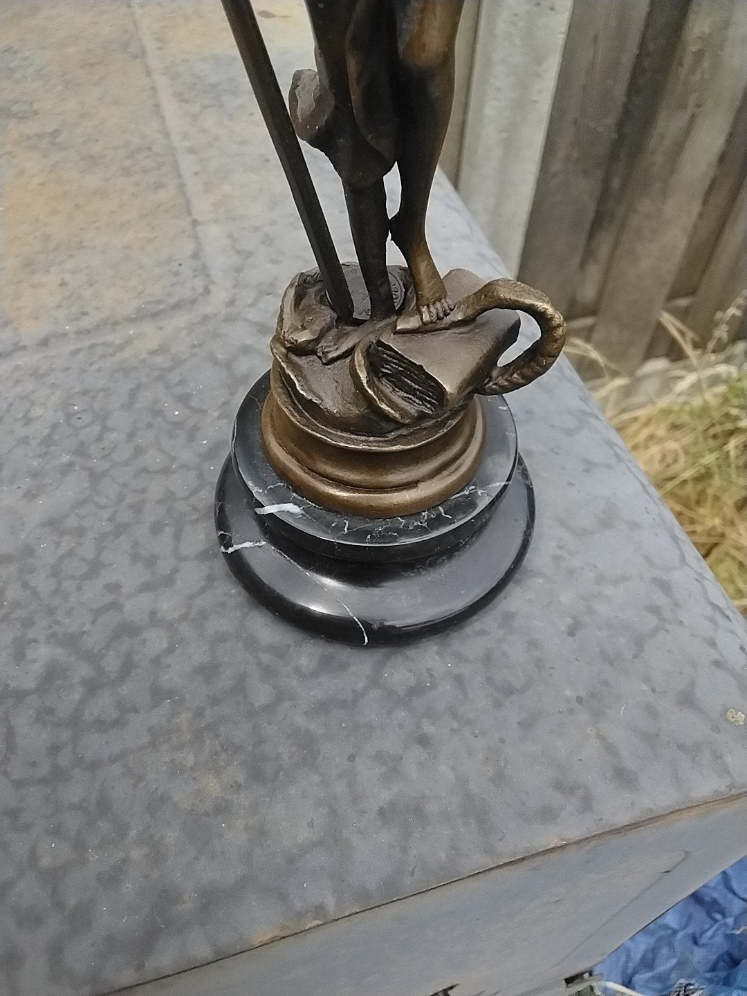 Bronzen beeld Vrouwe Justitia op marmeren sokkel, Ophalen of Verzenden, Brons, 20 - 50 cm, Beeld