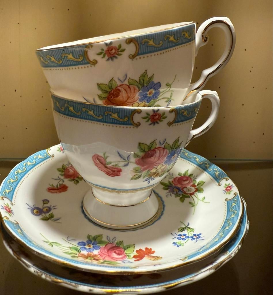 Twee vintage Royal Tuscan koppen en schotels Lowestoft, Antiek en Kunst, Antiek | Porselein, Ophalen of Verzenden