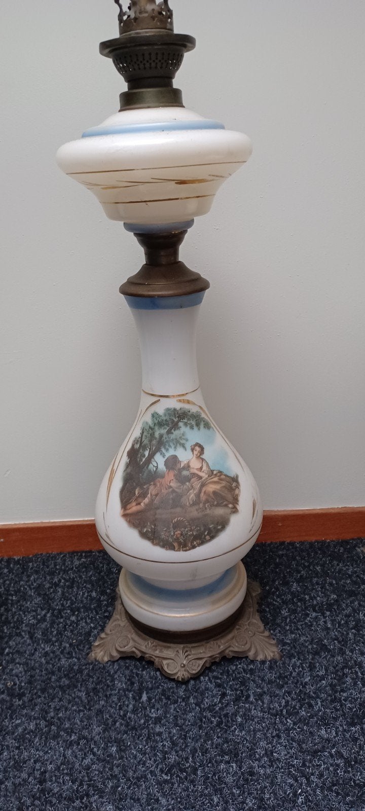 Partij antieke olielamp onderdelen-opaline glas en geetste k, Ophalen of Verzenden