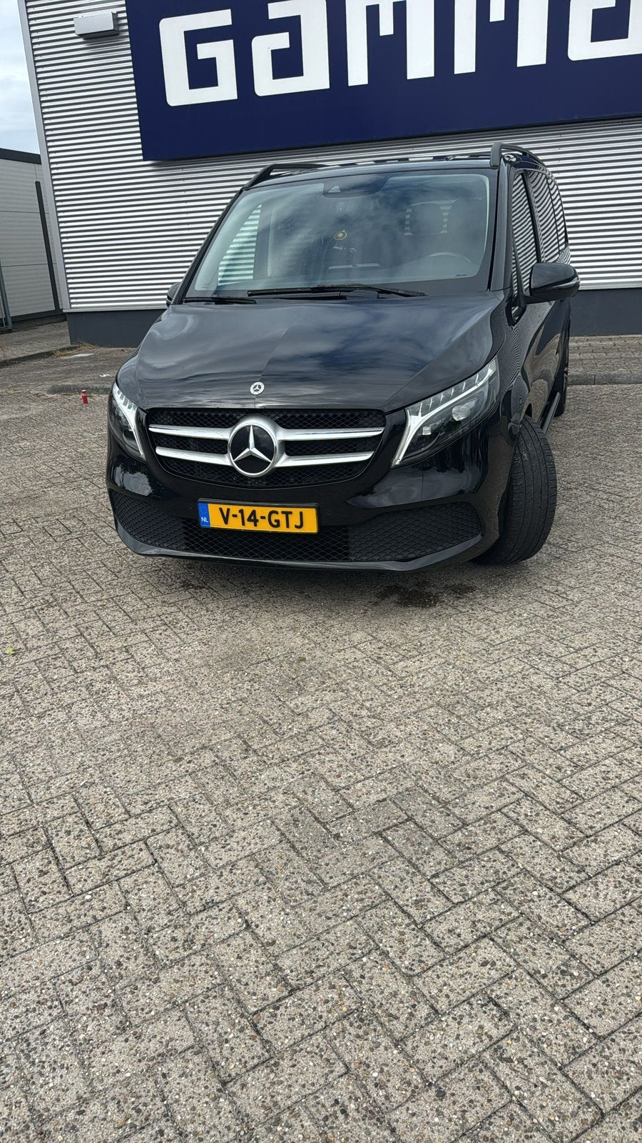 Mercedes-Benz Mercedes-benz 2023 Zwart, Achterwielaandrijving, Zwart, 2000 kg, Zwart