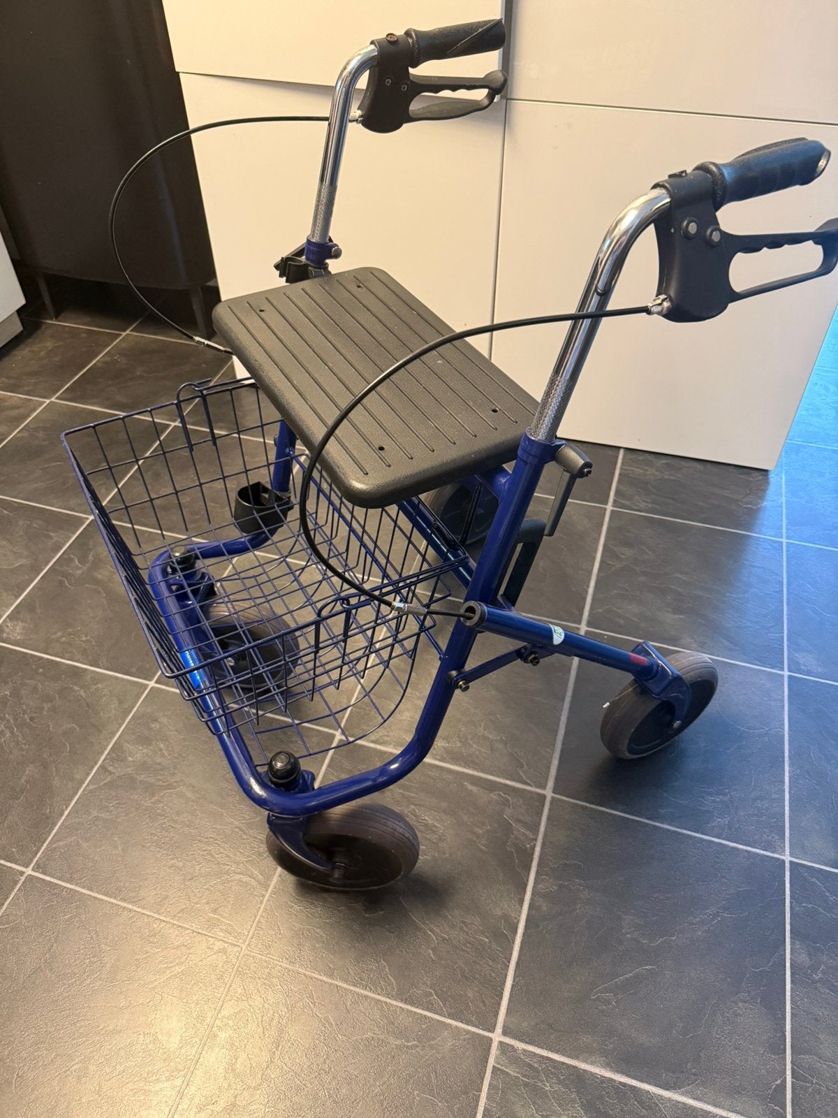Thuasne Rollator Quatro (blauw) – voor binnen en buiten, Diversen, Ophalen, Opvouwbaar, Gebruikt