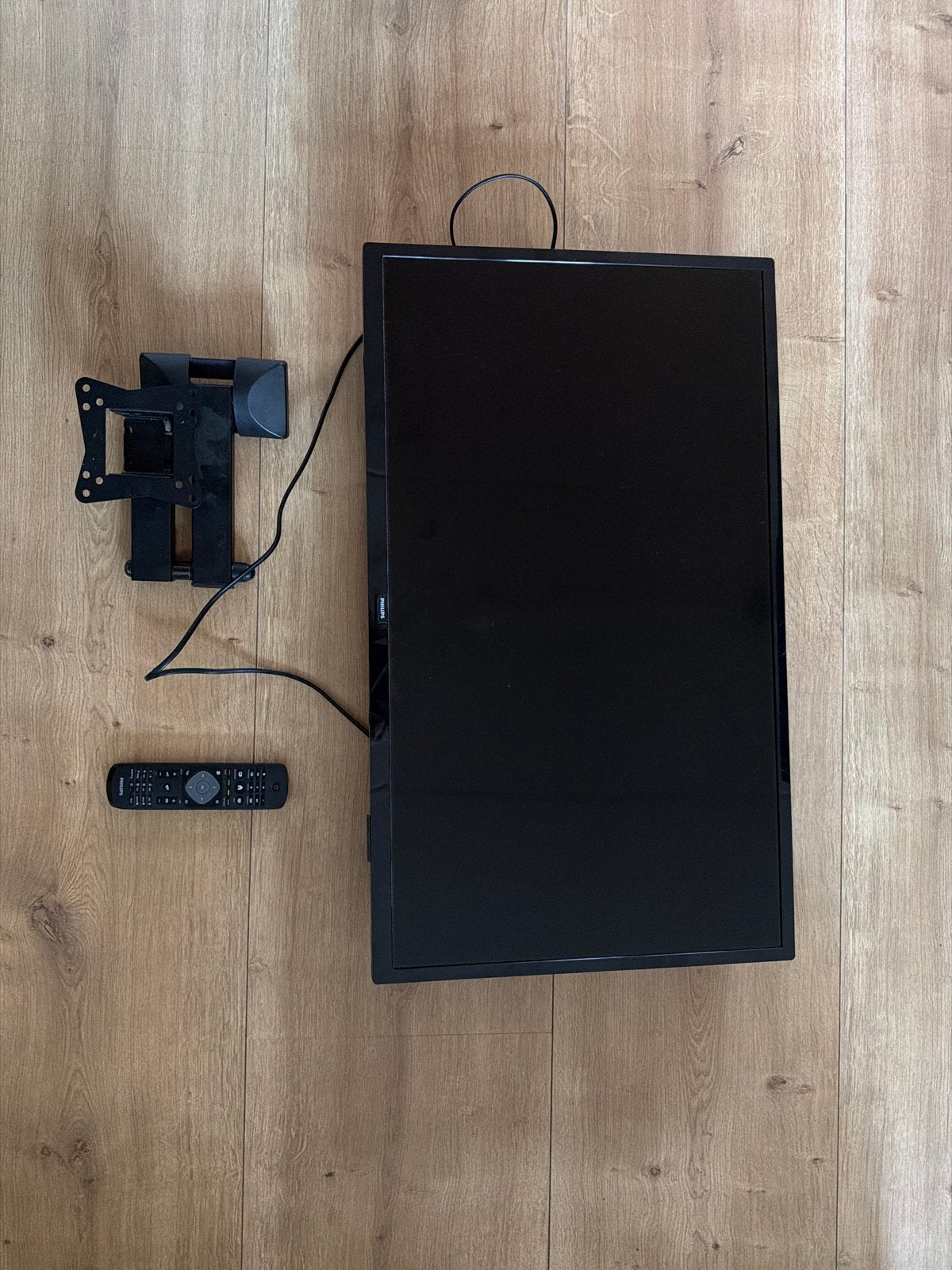 Philips 32 inch TV met muurbeugel en afstandsbediening, Ophalen, Zo goed als nieuw, 80 tot 100 cm, Philips