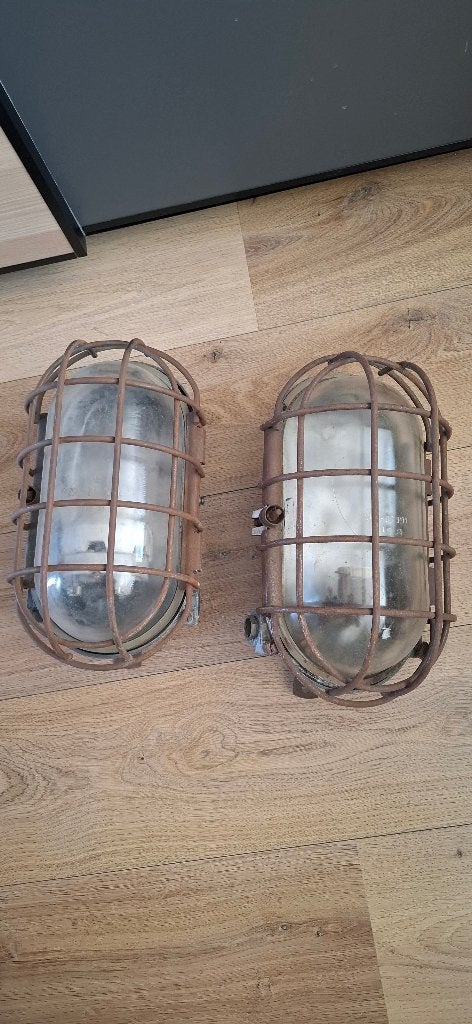 Set van 2 Vintage DDR Bunkerlampen TGL 58-413 Aluminium, Verzamelen, Amerika, Overige typen, Onbekend, Ophalen of Verzenden
