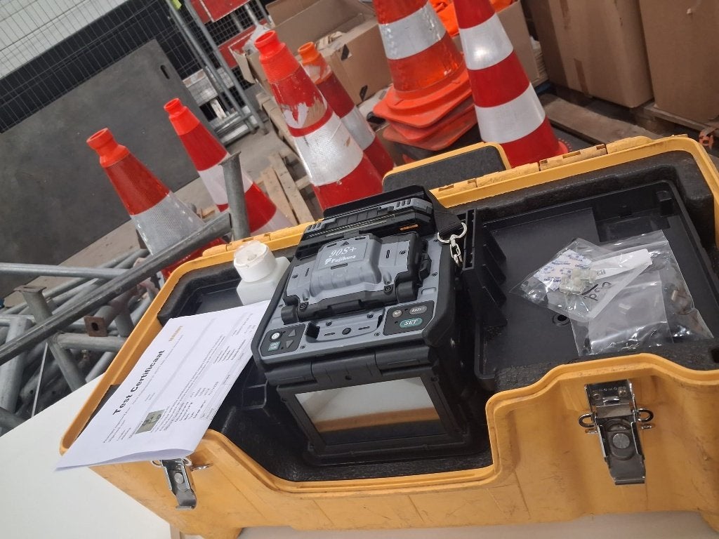 Fujikura 90S+ Glasvezel Lasapparaat, Doe-het-zelf en Verbouw, Ophalen, Zo goed als nieuw, Minder dan 150 ampère, Overige typen