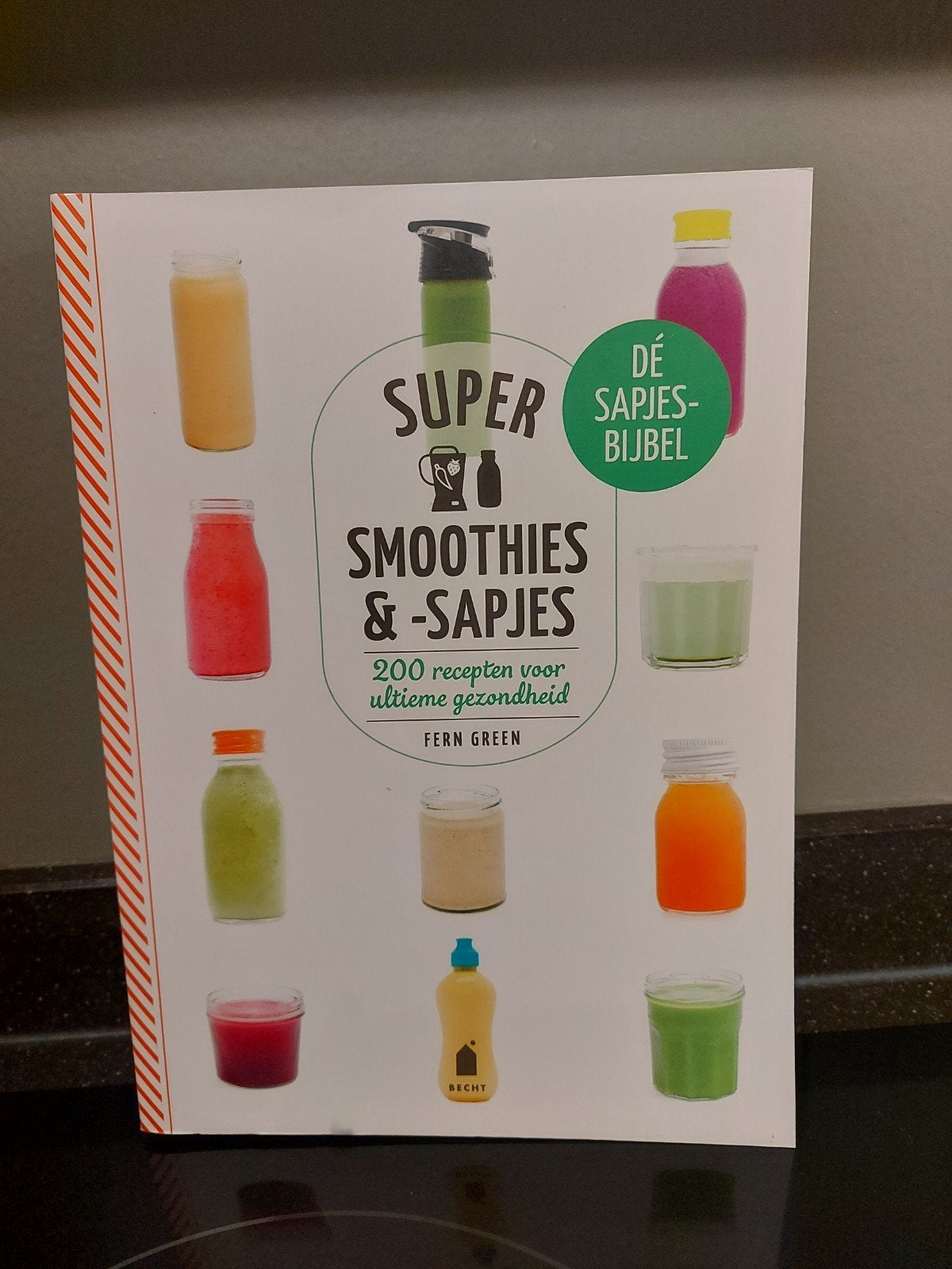 De Sapjesbijbel: Super Smoothies & -Sapjes - 200 recepten, Boeken, Fern Green, Ophalen of Verzenden, Zo goed als nieuw, Overige gebieden