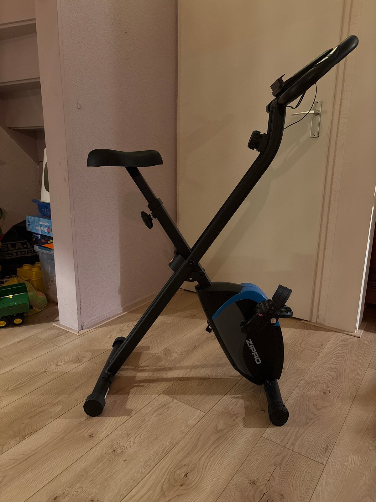 Compacte hometrainer - Zo goed als nieuw, Ophalen, Zo goed als nieuw, Metaal, Benen