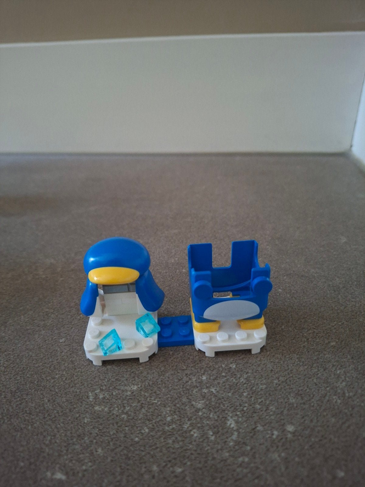 lego mario penguin suit, Ophalen of Verzenden, Poppenhuis