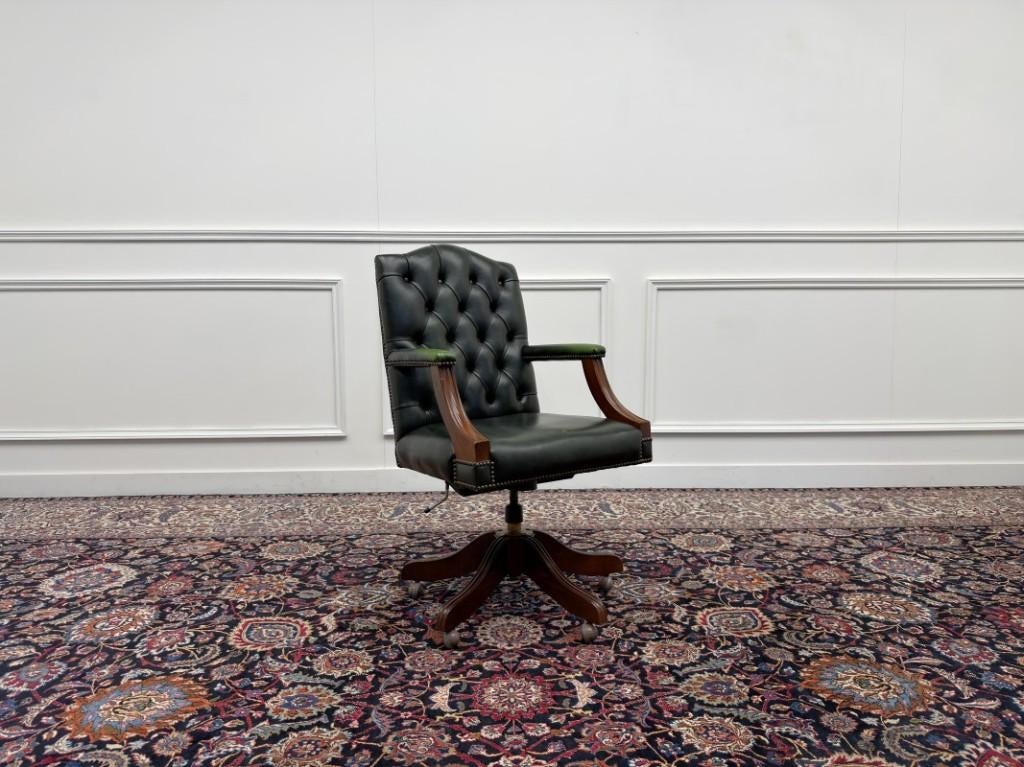 Klassiek Engels Chesterfield Bureaustoel, Ophalen