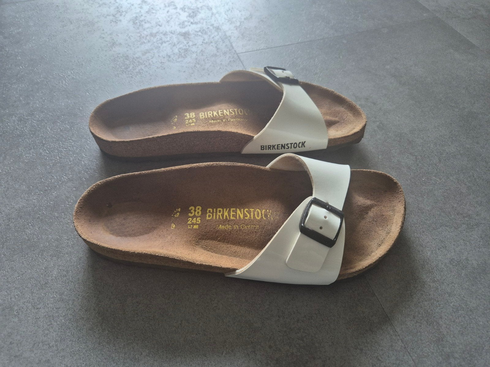 Birkenstock Madrid
Slippers - wit. Maat 38., Wit, Zo goed als nieuw, Birkenstock, Ophalen