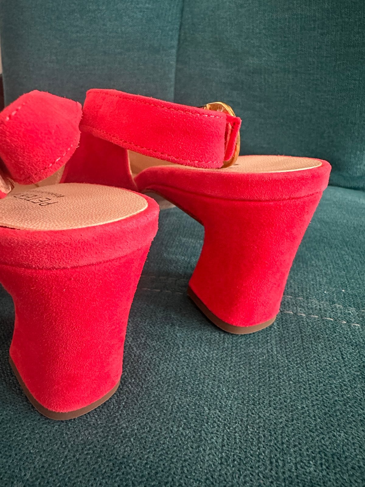 Peter Kaiser rode suède slingback pumps, Kleding | Dames, Ophalen of Verzenden, Zo goed als nieuw, Rood, Pumps