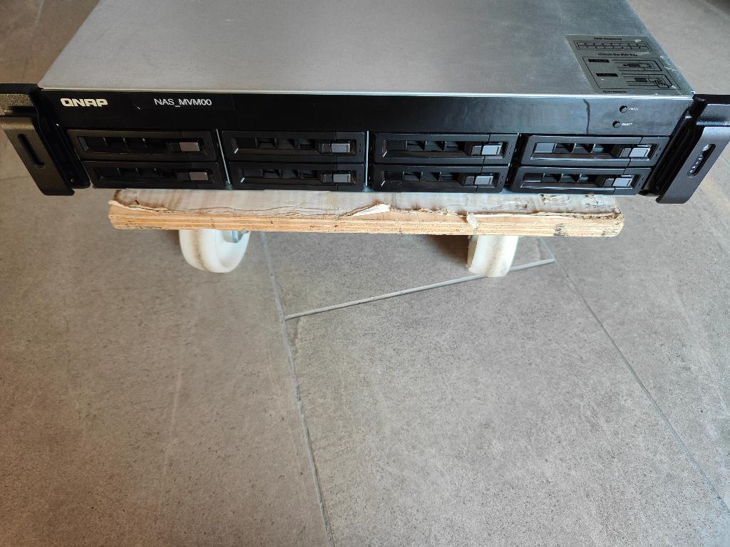 Nas Qnap TS-879U-RP, Computers en Software, Ophalen, Zo goed als nieuw