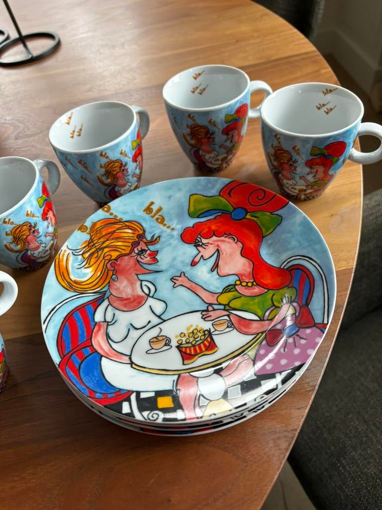 Gezellige kopjes en gebak bordjes, Huis en Inrichting, Keuken | Servies, Ophalen, Zo goed als nieuw, Bord(en), Overige stijlen