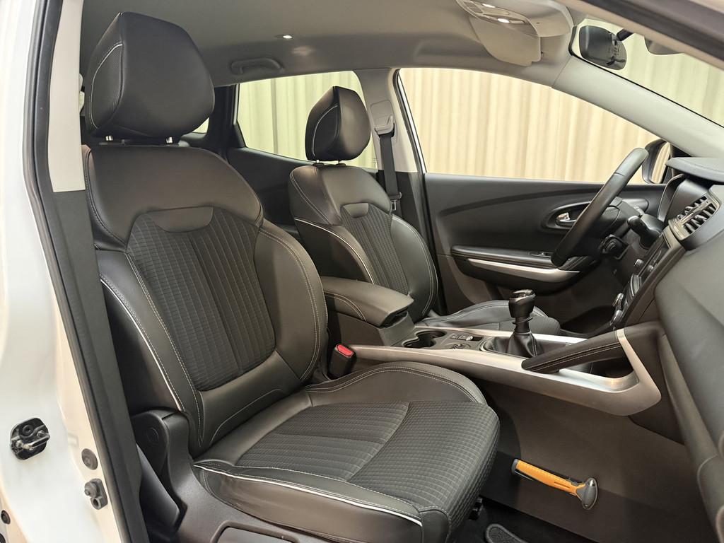 Renault Kadjar 1.2 TCe Bose OrgNL! / 1/2 Leder / Camera / Cr, Voorwielaandrijving, Kadjar, Gebruikt, 4 cilinders