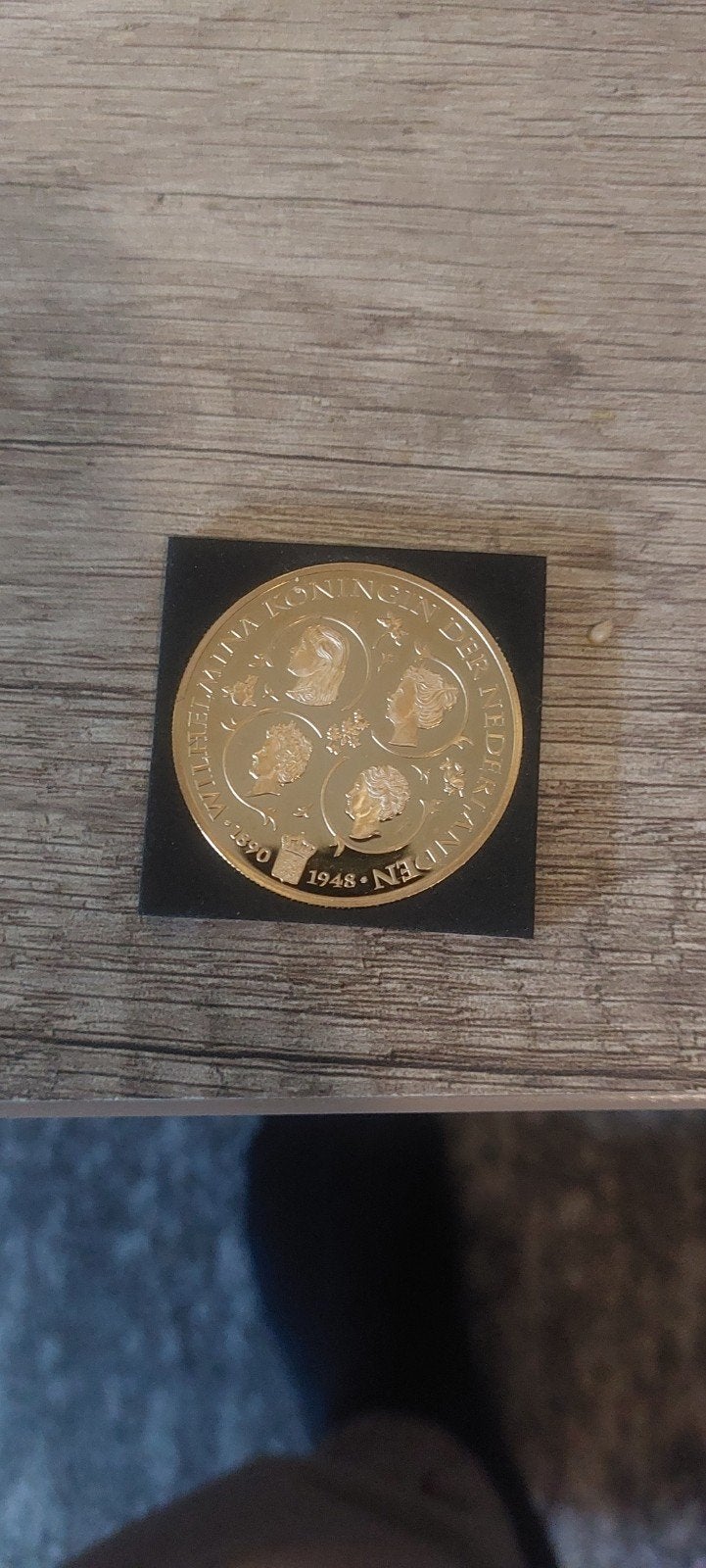Gouden munt Koningin Juliana 1948-1980, Ophalen