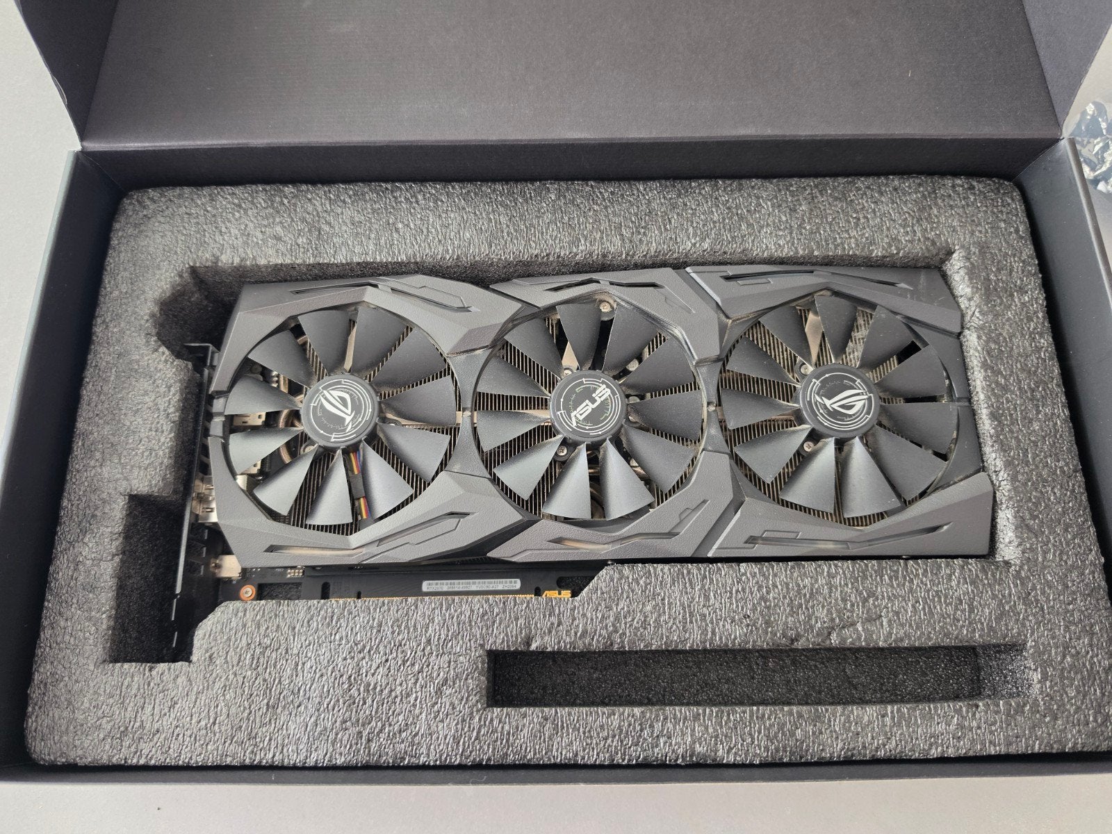 ASUS ROG Strix RTX 2070 OC 8GB GDDR6 Videokaart, Computers en Software, Videokaarten, PCI-Express 3, GDDR6, HDMI, Ophalen of Verzenden
