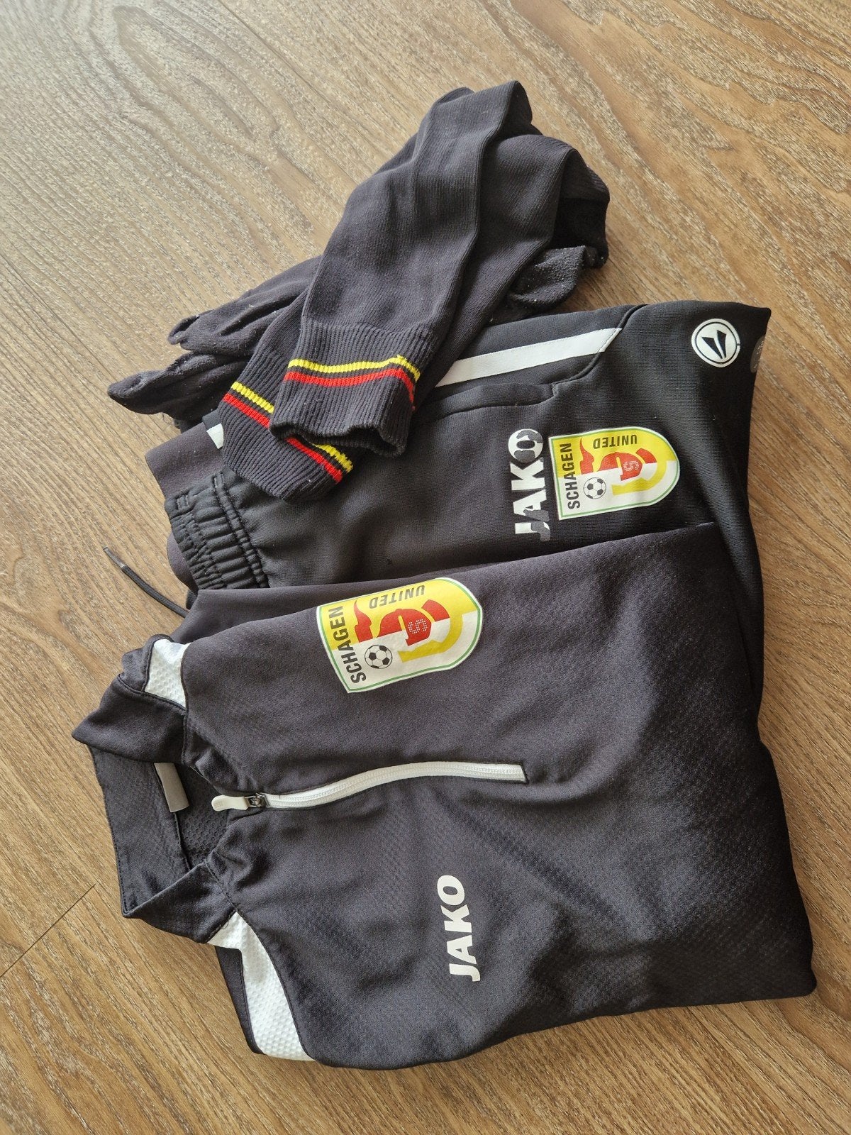 Jako trainingspak Schagen United (broek, trui, sokken), Maat M, Ophalen of Verzenden