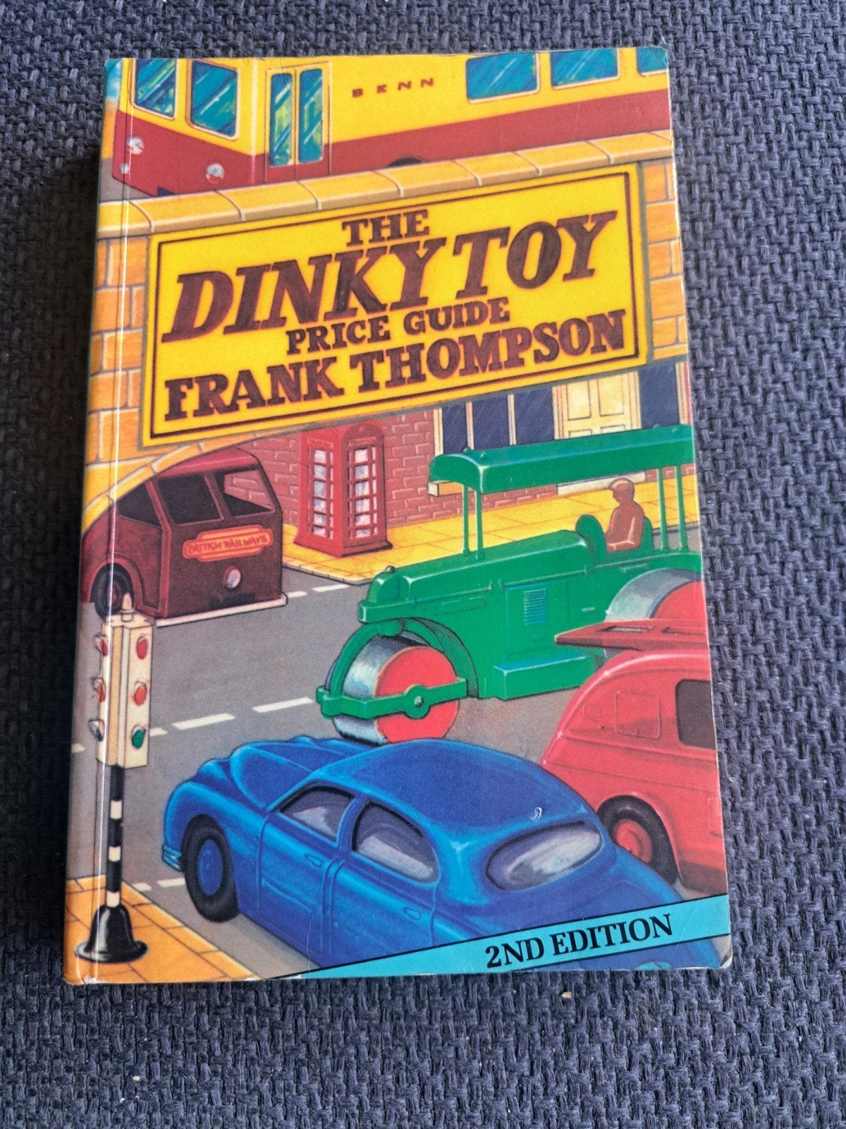 Boek dinky toys prijsgids frank thompson, Ophalen of Verzenden
