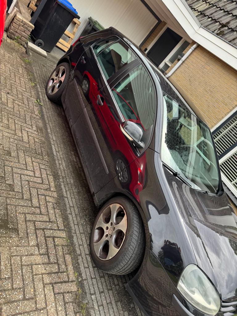Volkswagen Golf 5 1.6 FSI - handig, Onderdelen of Export, Ophalen of Verzenden, Gebruikt, Volkswagen